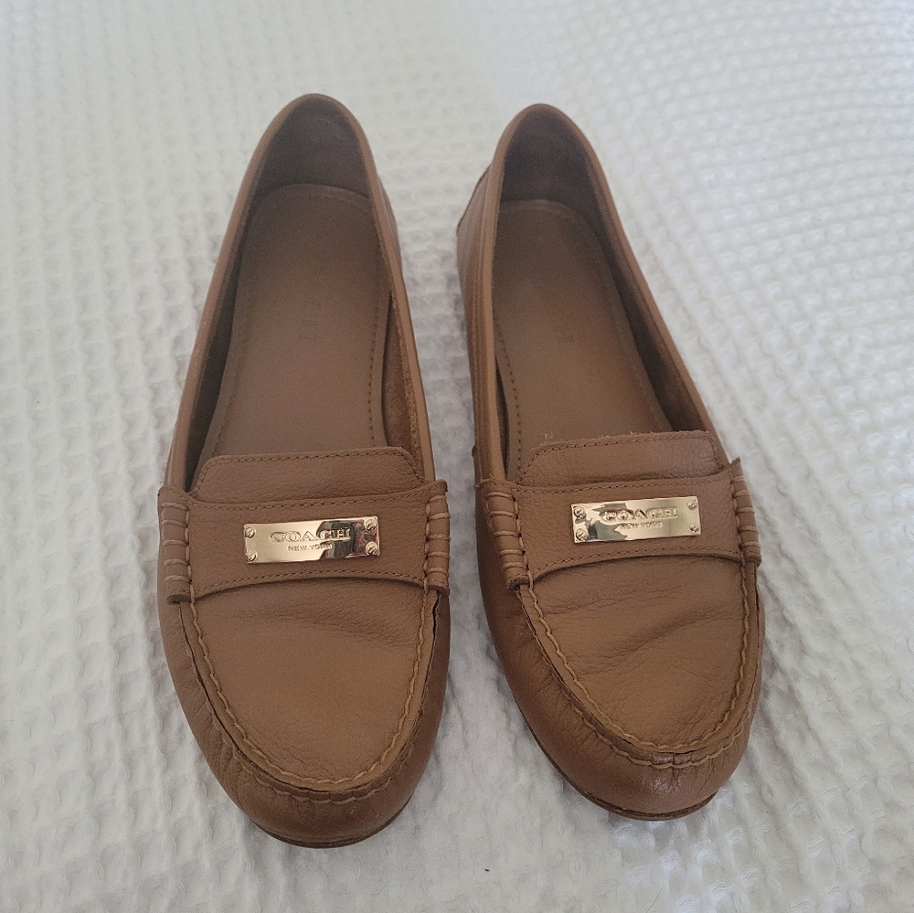 Coach Frederica camel loafers size 9